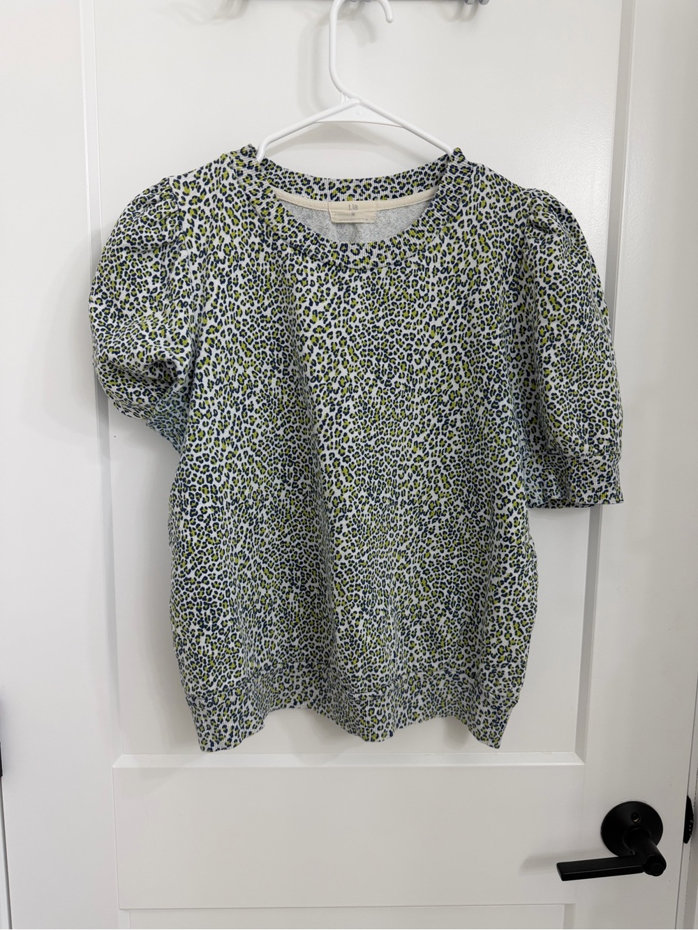 T.La Blue and Green Leopard Puff Sleeve Top